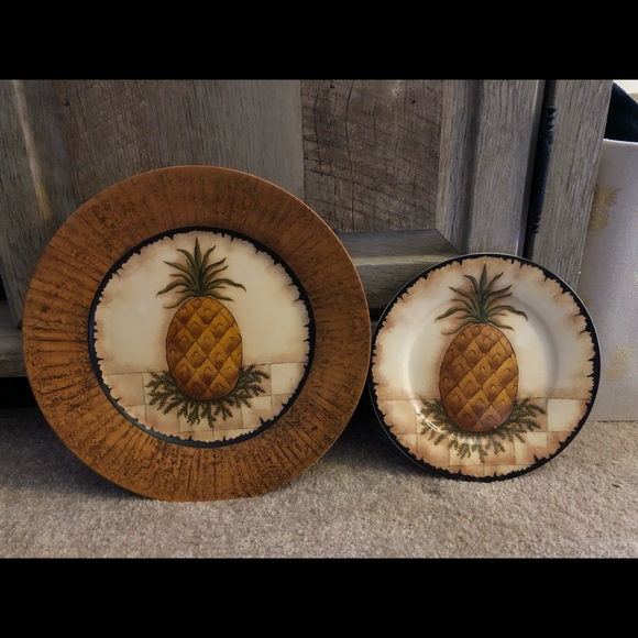 Pineapple Plates - Picture 1 of 2